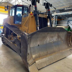 Tractor bulldozer caterpillar modelo d8-t 2013 Precio S/. 284,900.00 Soles